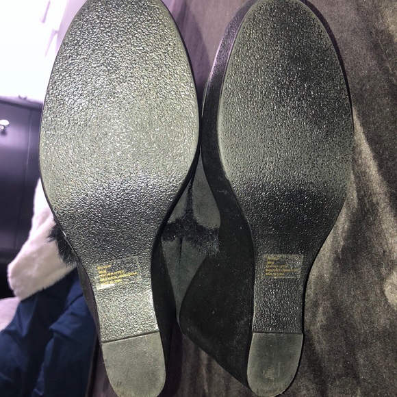 BCBG- furry wedge boots - Picture 2 of 3